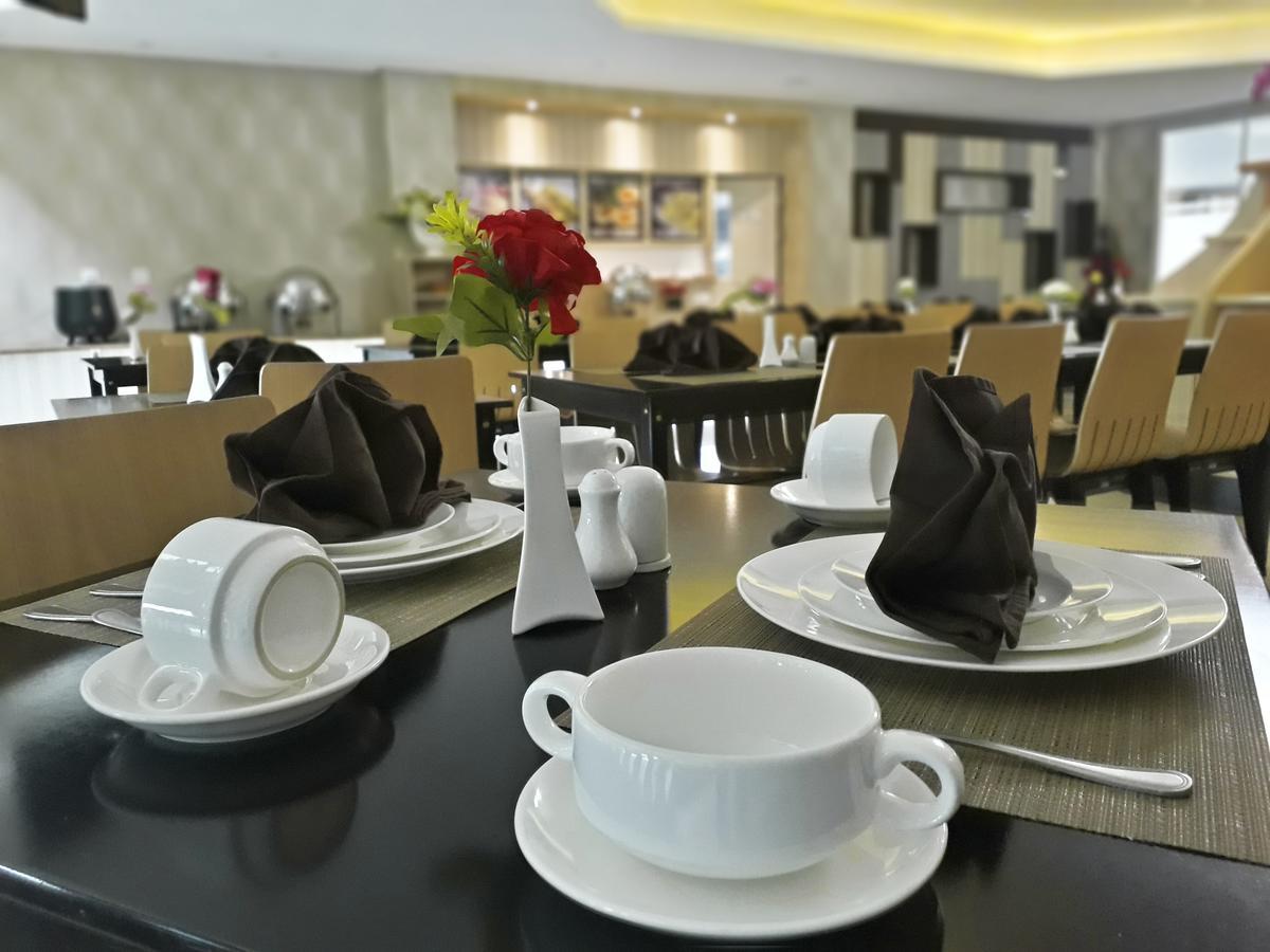 Grand Parama Hotel Tanjung Redep Exterior photo
