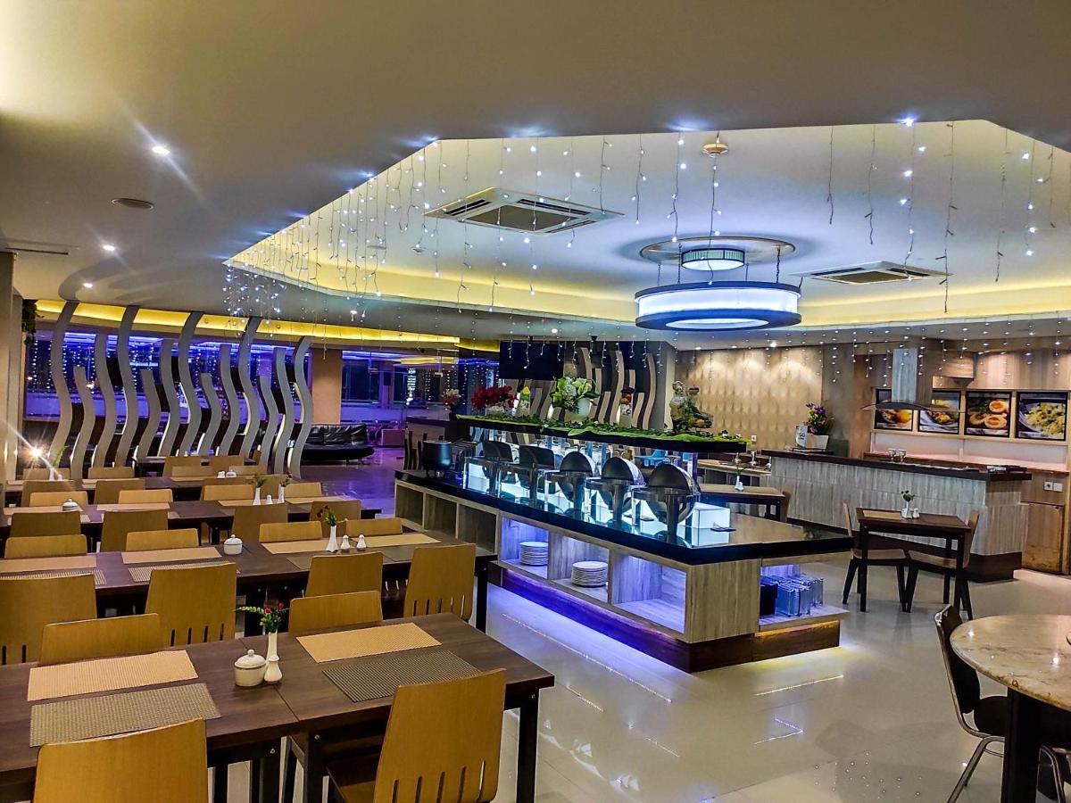 Grand Parama Hotel Tanjung Redep Exterior photo