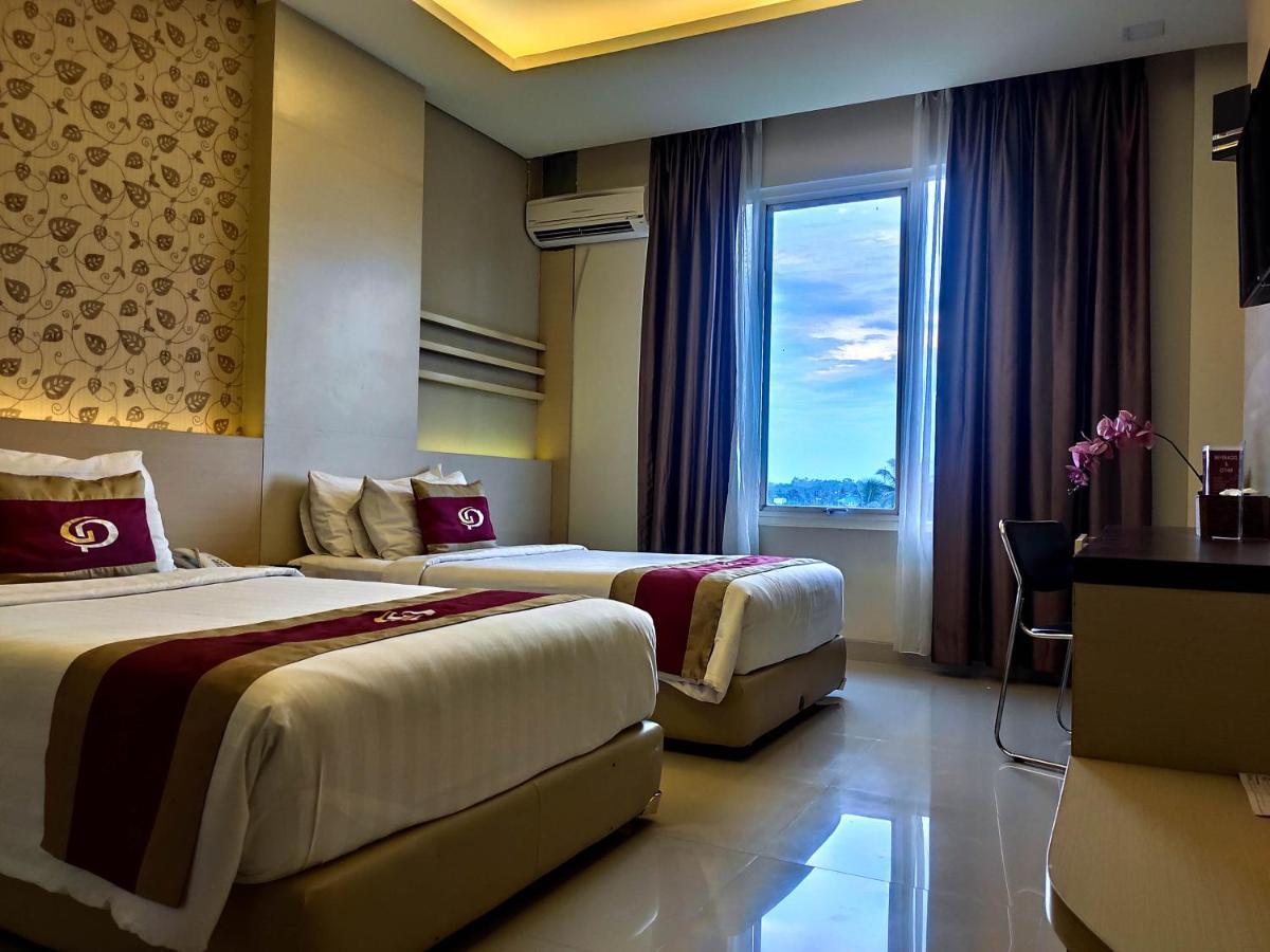 Grand Parama Hotel Tanjung Redep Exterior photo